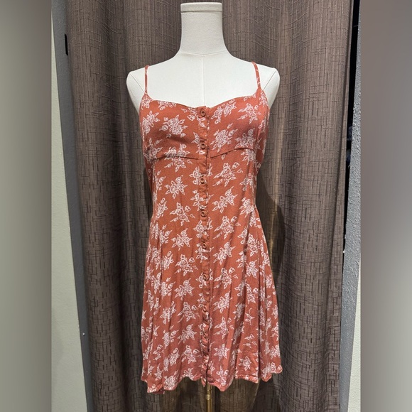 Volcom Spaghetti Strap Mini Dress - Size S
In good condition. - Picture 1 of 6